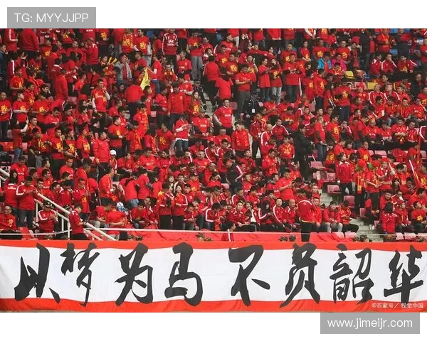 南京足球队配合问题引发热议球迷对战术执行和团队默契展开激烈讨论