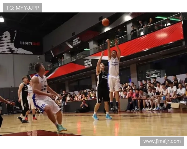 武汉篮球队与重庆篮球队的速度对决赛后分析与总结